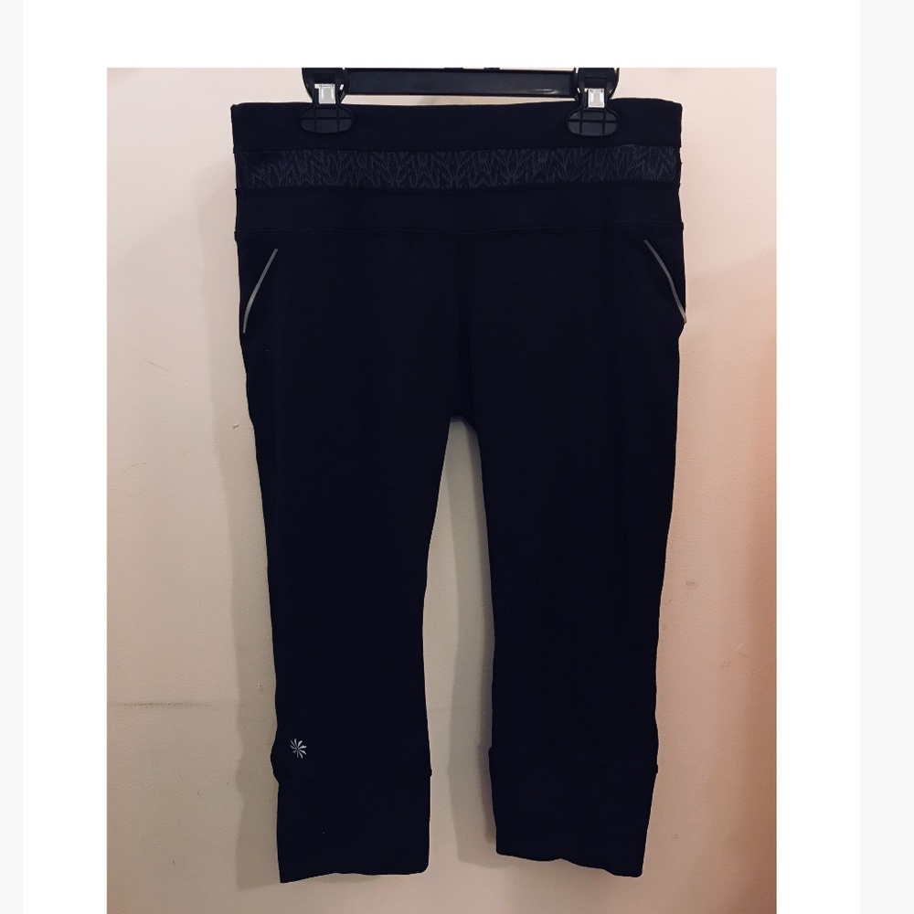 Athleta Printed Black Capris | Small